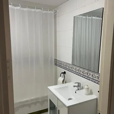 Apartment Lovely For 2 To 4 People---apartamento De Dos A Cuatro Personas